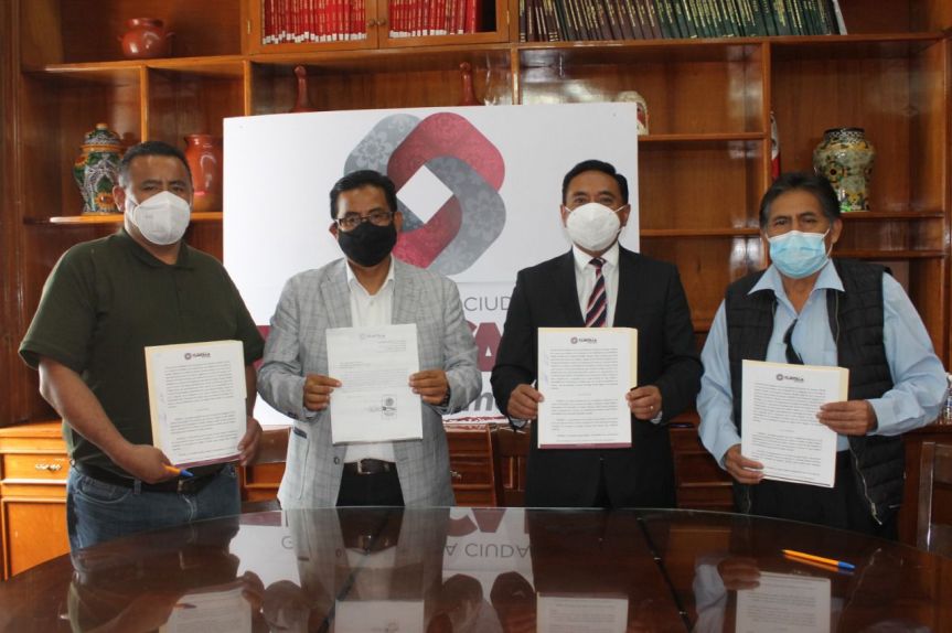 Signan convenio representantes ciudadanos de Ocotlán y autoridades municipales de Tlaxcala para la operatividad de CAPAO
